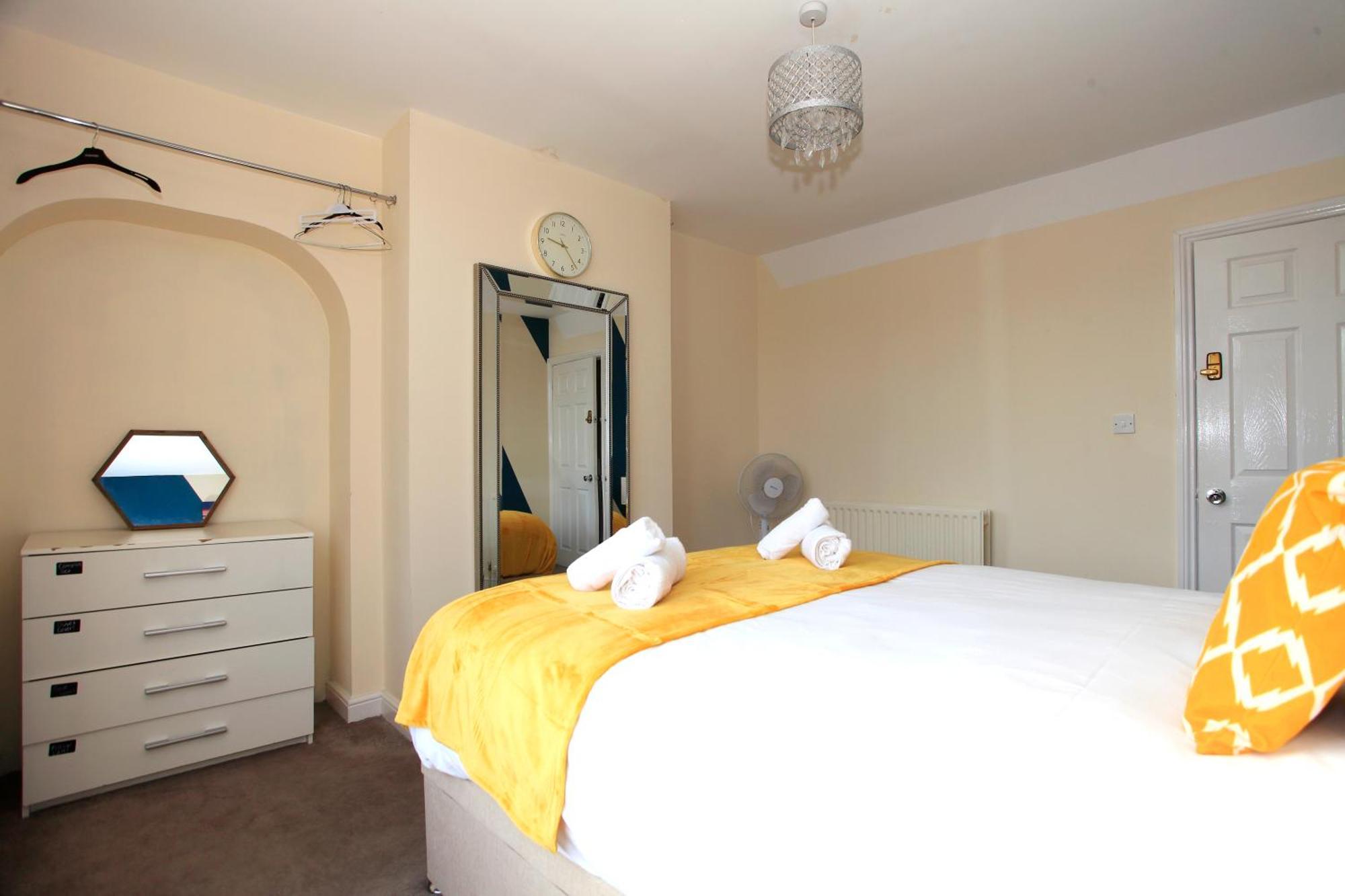 Luxury Hot Tub Entertainment Room Central Park Peterborough Buitenkant foto