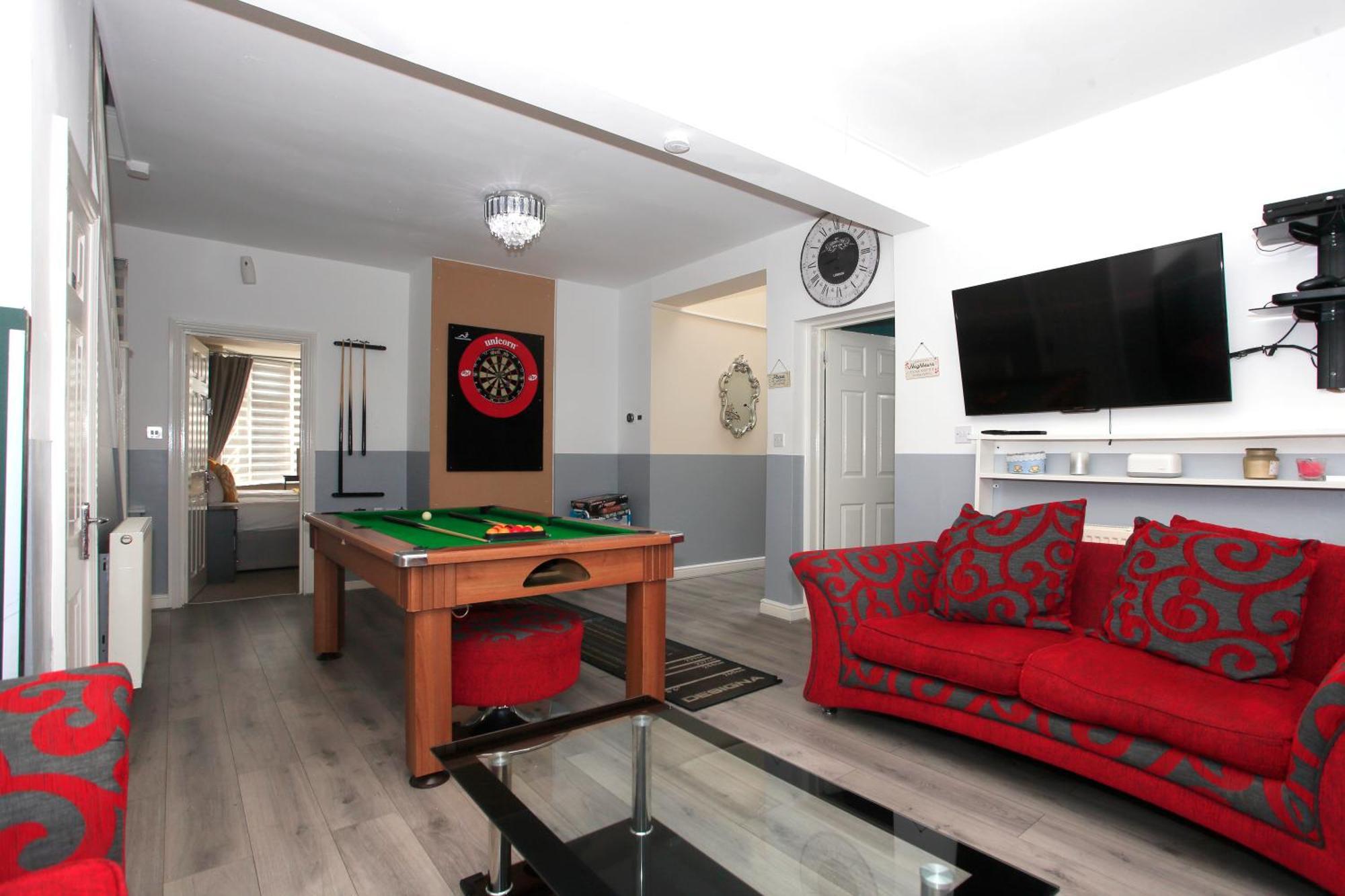 Luxury Hot Tub Entertainment Room Central Park Peterborough Buitenkant foto